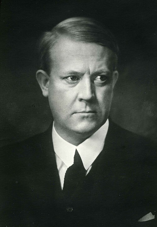 Portrett_av_Vidkun_Quisling_i_sivile_klær,_ukjent_datering.jpg