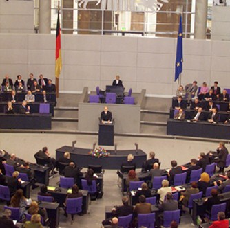 Vladimir_Putin_in_Germany_25-27_September_2001-14.jpg