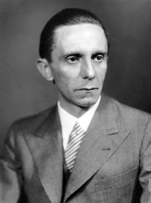 500px-Bundesarchiv_Bild_146-1968-101-20A,_Joseph_Goebbels.jpg